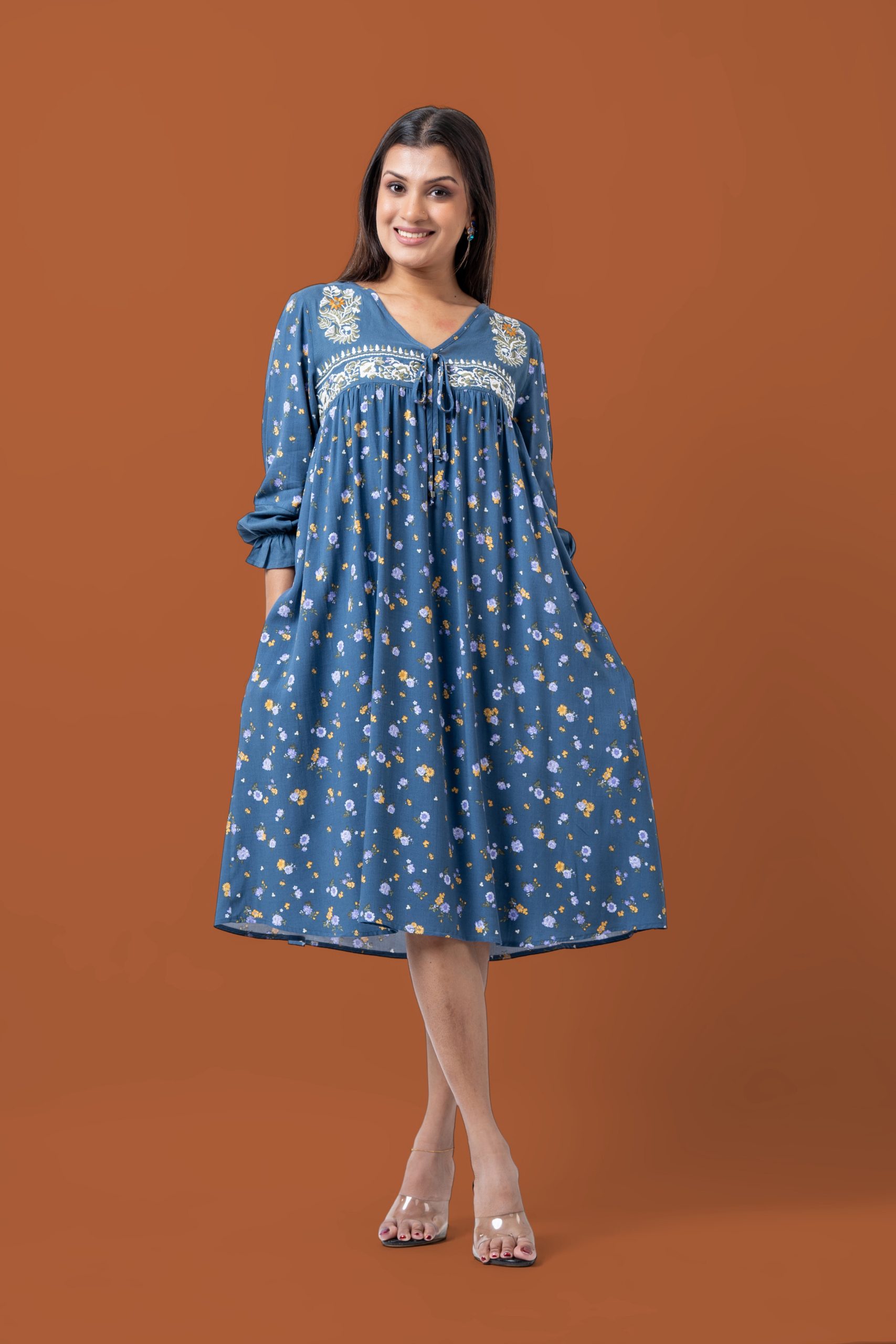 Embroidered Front Gather Detail Short Dress - Image 5