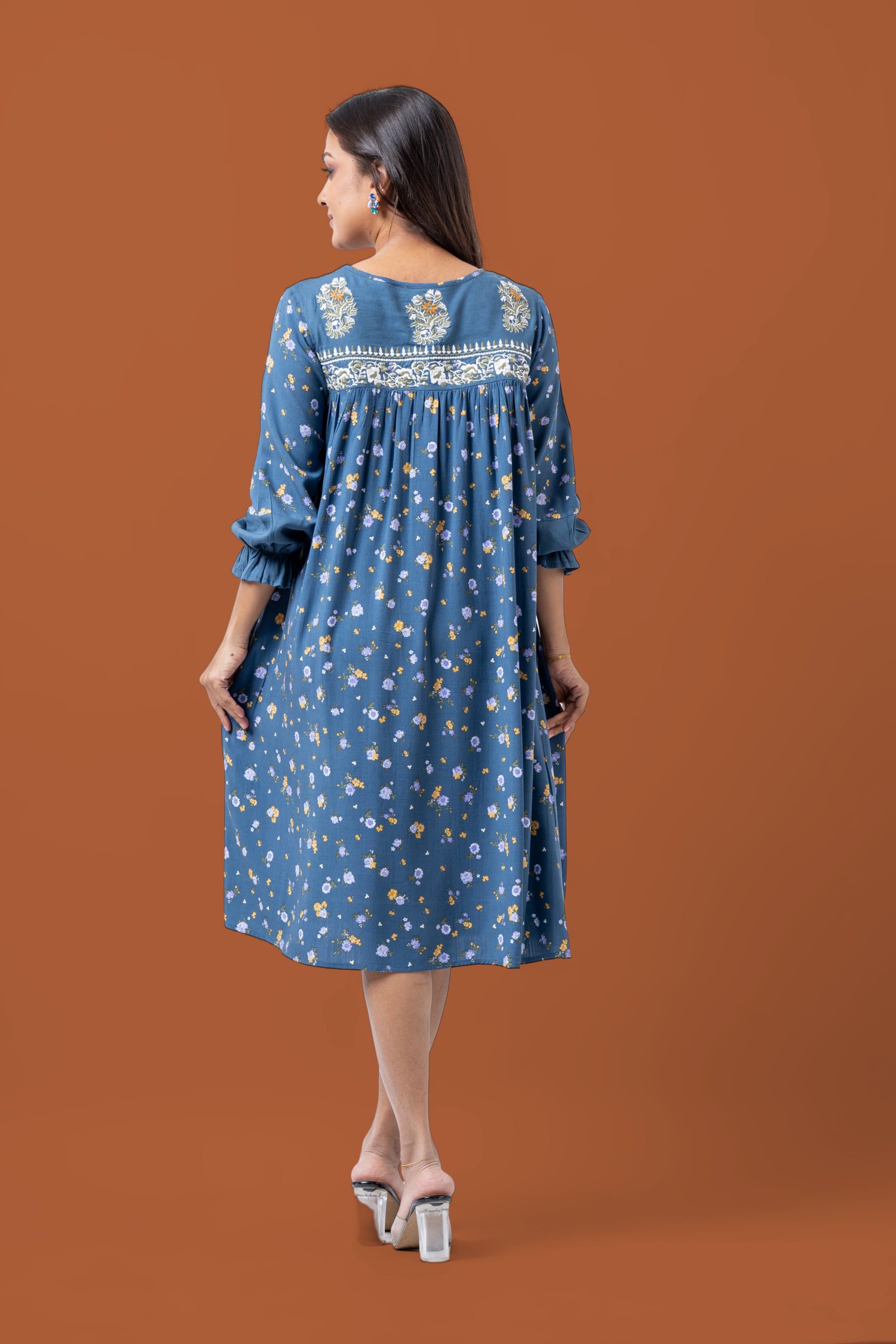 Embroidered Front Gather Detail Short Dress - Image 7