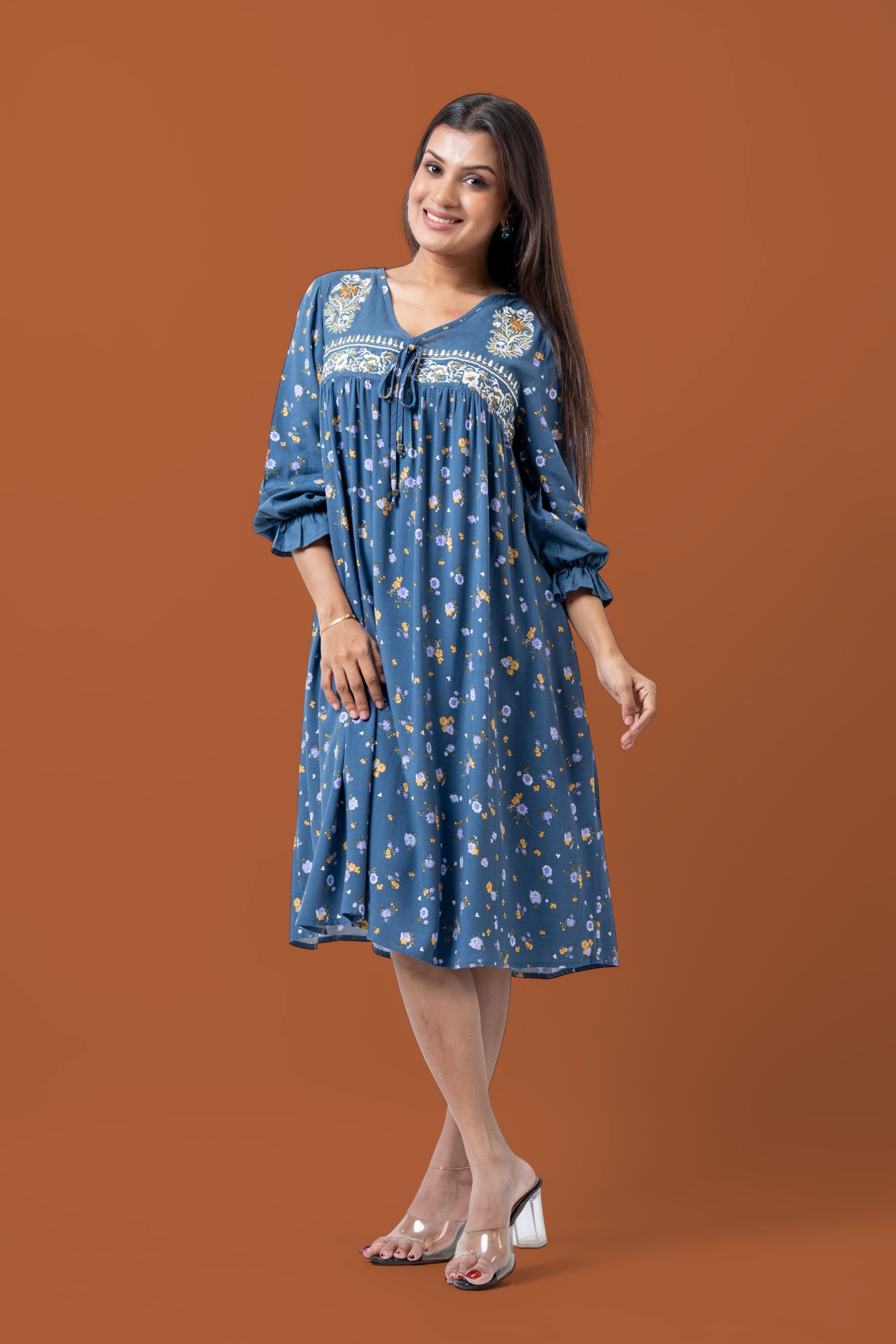 Embroidered Front Gather Detail Short Dress - Image 4