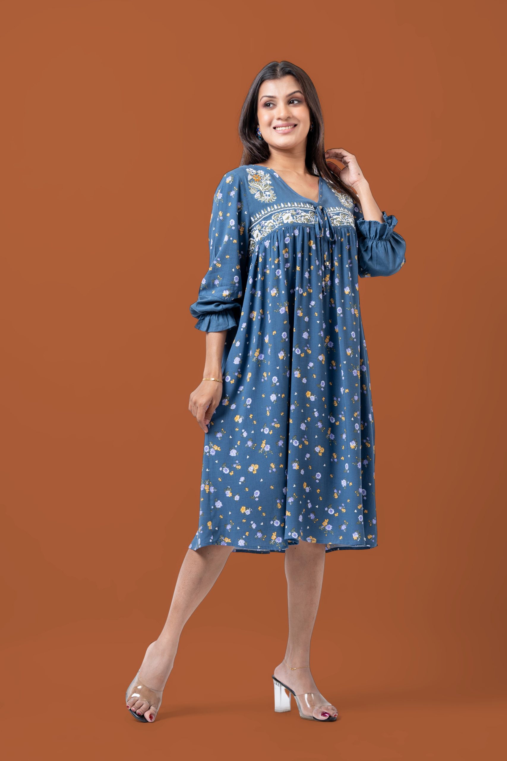 Embroidered Front Gather Detail Short Dress - Image 3