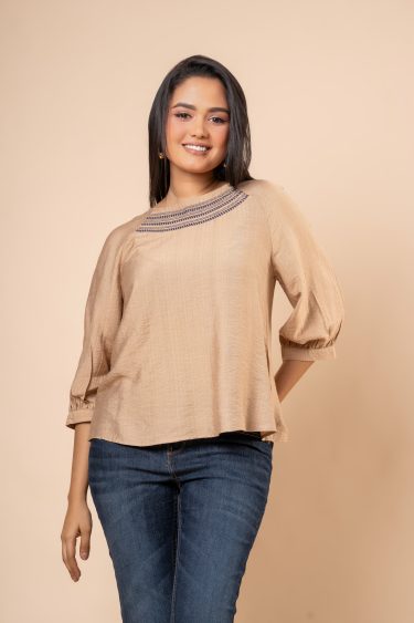 Embroidery Detail Puff Sleeve Blouse2