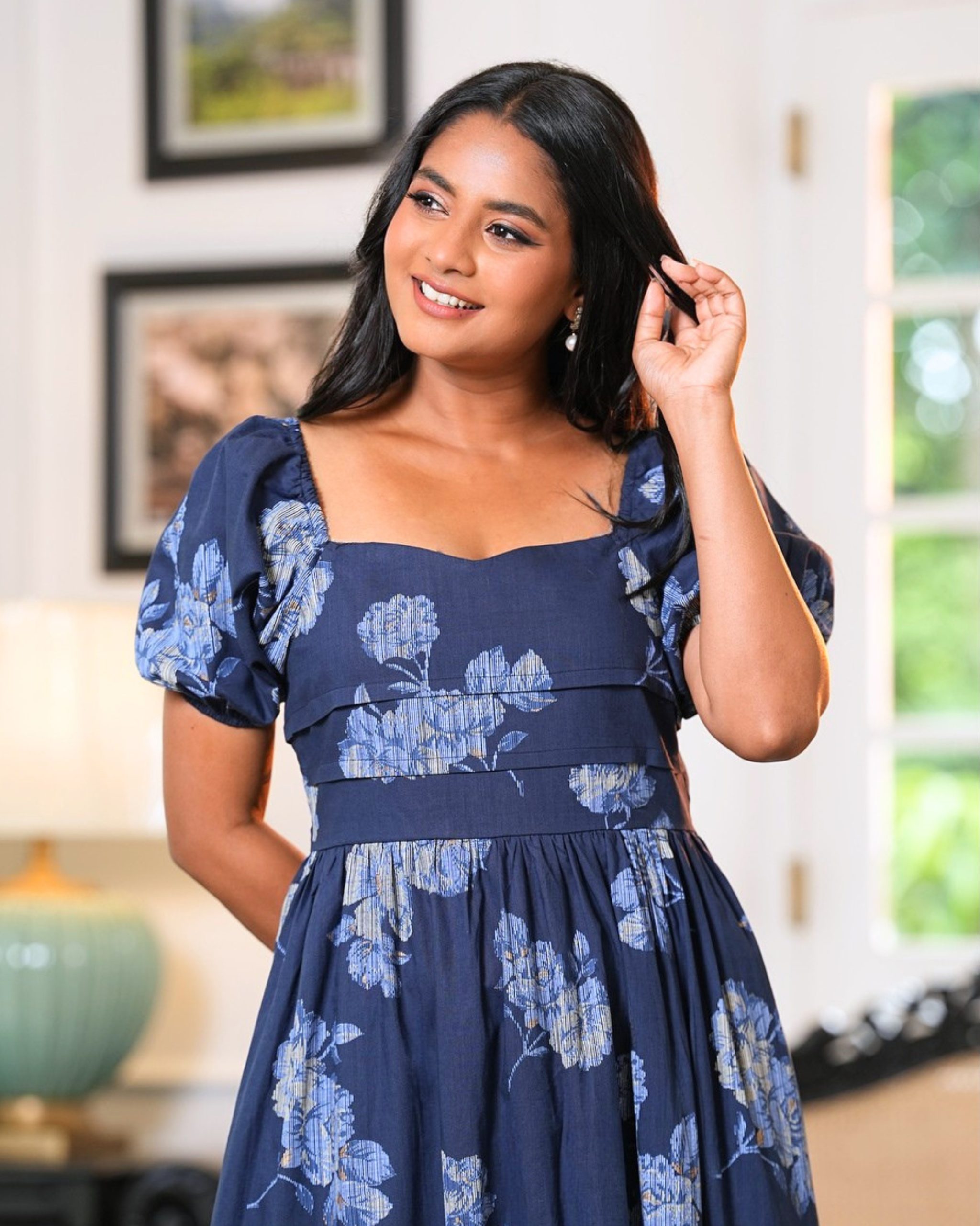 Sweetheart Neckline Puffed Sleeve Maxi Dress - Image 4