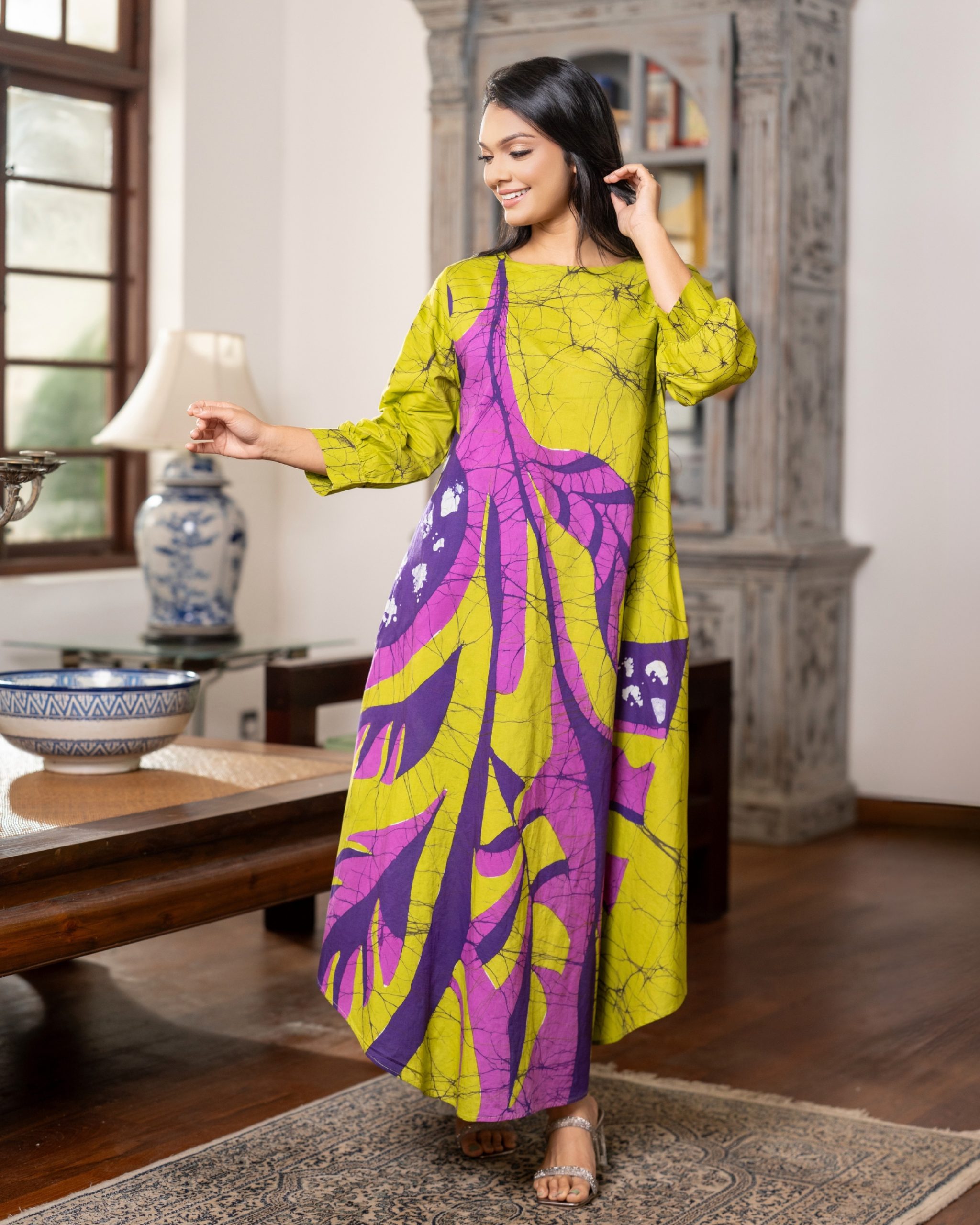 Abstract Leaf Batik Maxi Dress - Image 2