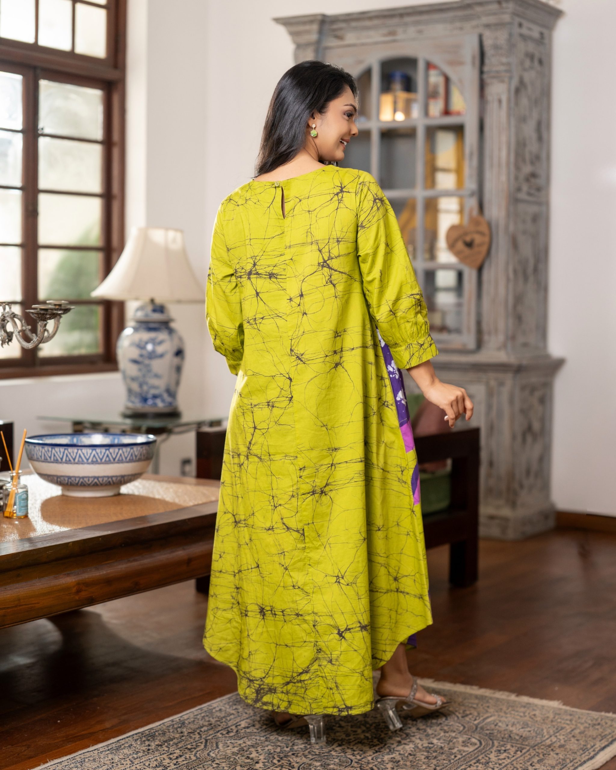 Abstract Leaf Batik Maxi Dress - Image 5