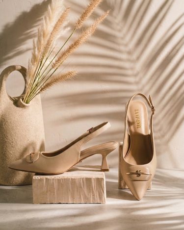 Pointed Toe Slingback Heel