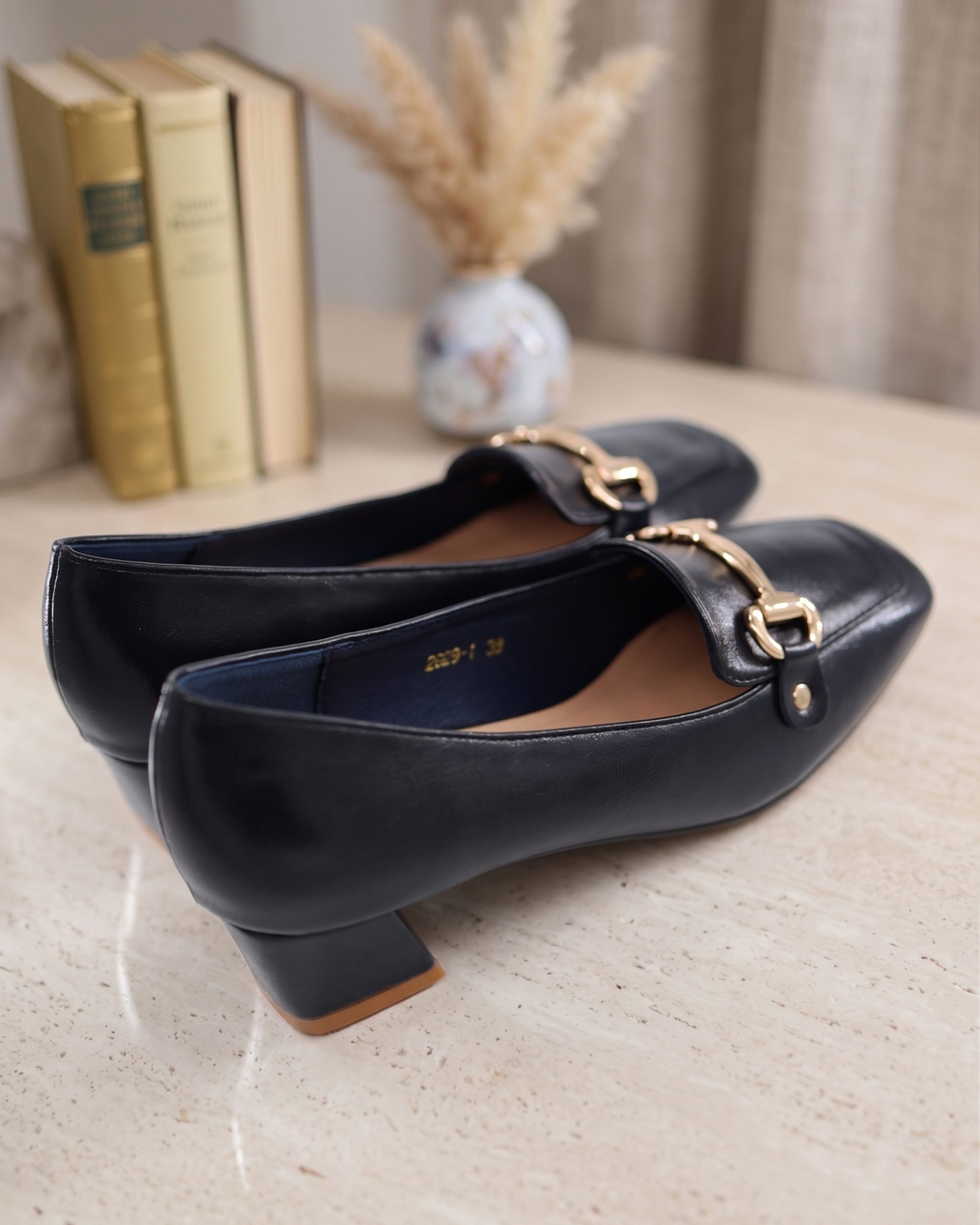 Bow Detail Pump Heel - Image 2