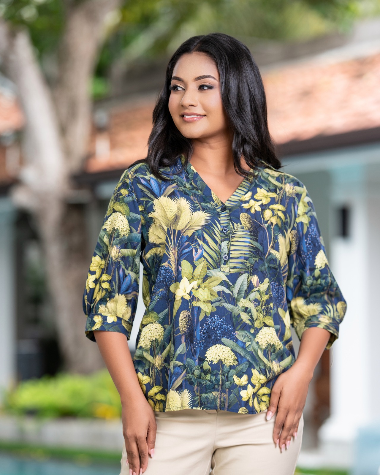 Short Sleeve Tropical Printed Blouse - Image 3